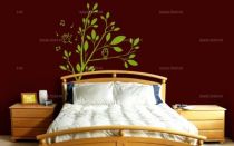 Sticker comprenant une branche, un couple d\'oiseau et des notes de musique d�coup� � la forme dans vinyle de couleur unie. Vous pouvez placer vos oiseaux et vos notes de musique comme vous le souhaitez.
