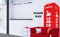 Sticker cabine t�l�phonique anglaise d�coup� � la forme dans vinyle de couleur unie. Ce visuel original trouvera sa place dans votre int�rieur.