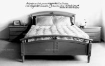 Sticker citation \ aimer...\  de Antoine de Saint-Exup�ry. Sticker adh�sif d�coup�s � la forme dans vinyle de couleur unie. Ce visuel fera sensation dans votre int�rieur.