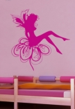 Sticker f�e d�coup�e � la forme dans vinyle de couleur unie. Vous pouvez cr�er le d�cor de vos r�ves et mettre un peu de f�erique dans la chambre de votre fille d'un petit coup de raclette magique. Ce sticker f�e est disponible dans plusieurs couleurs et dans plusieurs tailles.
A vous de choisir le sticker f�e qui correspondra le mieux au monde f�erique que vous voulez cr�er pour vos enfants.