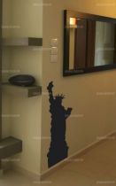 Sticker \ statue de la Libert�\  d�coup� � la forme dans vinyle de couleur unie. Ce visuel habillera vos murs de mani�res originale. Cr�ation MALTIN