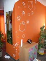 D�coration d\'une salle � manger avec des stickers bulles