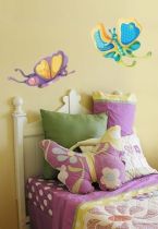 stickers papillons enfant. Deux papillons imprim�s sur adh�sif et d�coup�s � la forme.