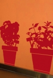Stickers herbes aromatis�es d�coup�s � la forme dans vinyle de couleur unie. Comprend 4 stickers pots d'herbes aromatis�es et un sticker arrosoir.
